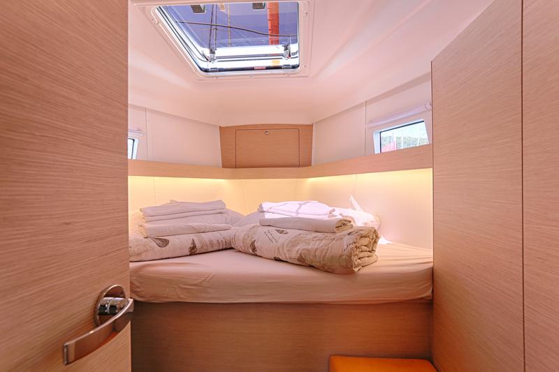 Book yachts online - sailboat - Elan 45 Impression - STAR - rent