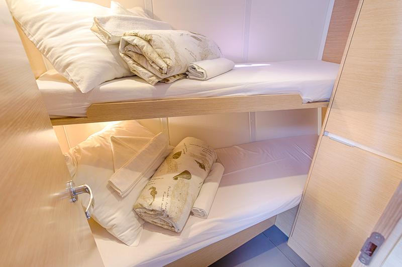 Book yachts online - sailboat - Elan 45 Impression - LION  - rent