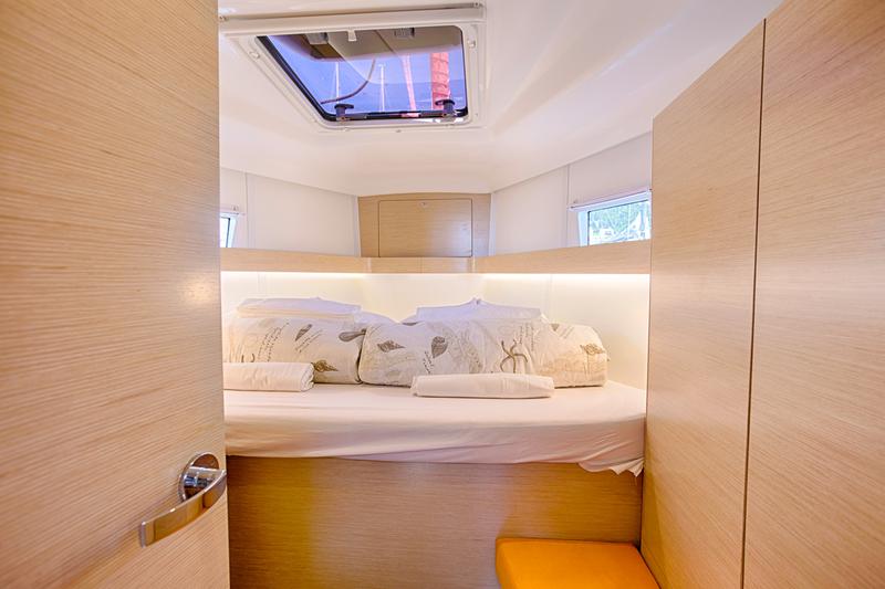 Book yachts online - sailboat - Elan 45 Impression - LION  - rent