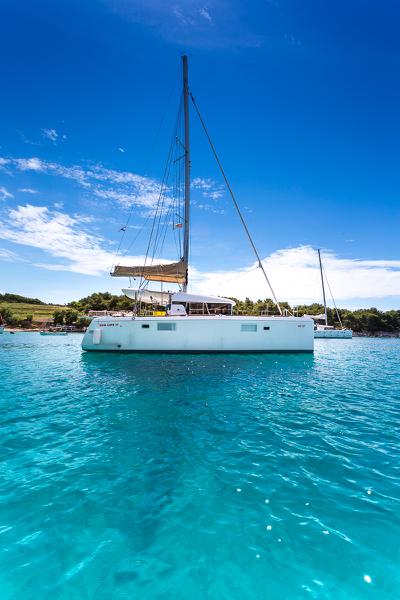 Book yachts online - catamaran - LAGOON 39 - DIRIDONDA - rent