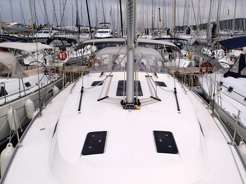 Book yachts online - sailboat - Bavaria 45 Cruiser - Controvento - rent