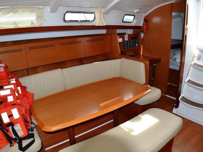 Book yachts online - sailboat - Cyclades 43.4 - Kate I - rent