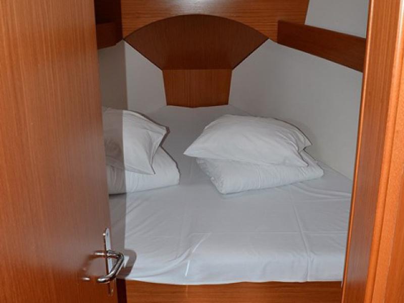 Book yachts online - sailboat - Cyclades 43.4 - Kate I - rent