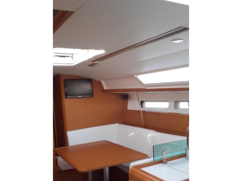 Book yachts online - sailboat - Sun Odyssey 449 - Pižulot - rent