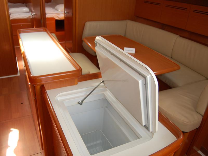 Book yachts online - sailboat - Cyclades 50.5 - Principessa - rent