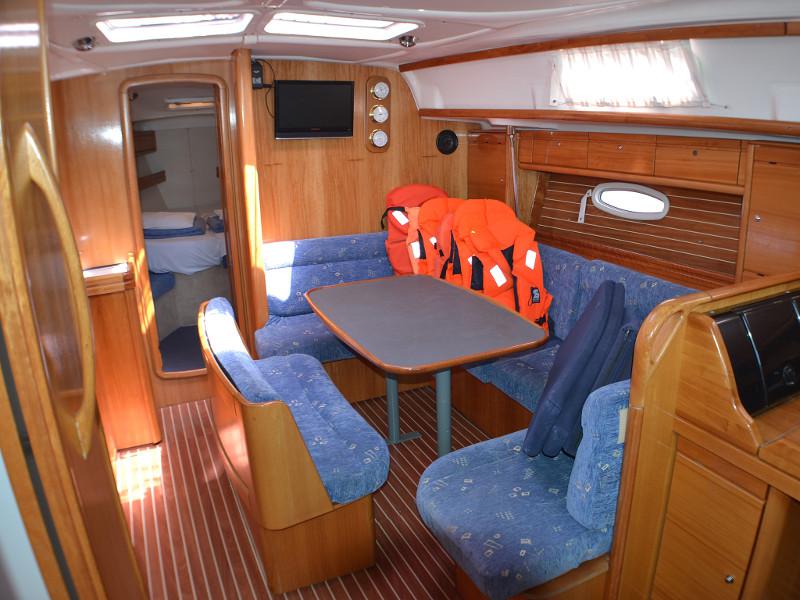 Book yachts online - sailboat - Bavaria 39 Cruiser - Demi - rent