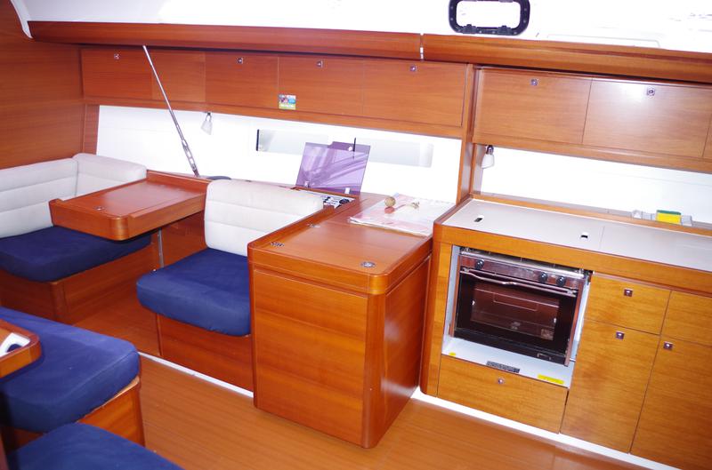 Book yachts online - sailboat - Dufour 410 GL - Stella - rent