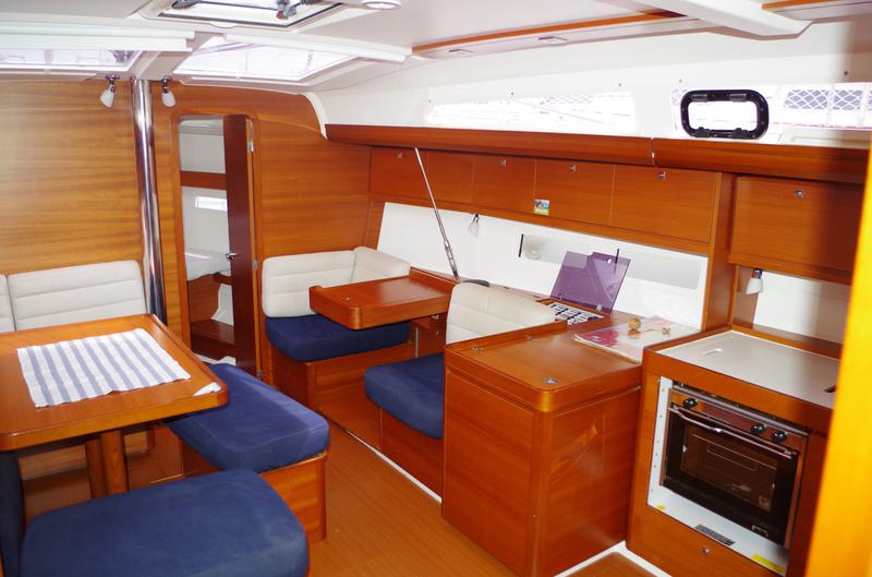 Book yachts online - sailboat - Dufour 410 GL - Stella - rent