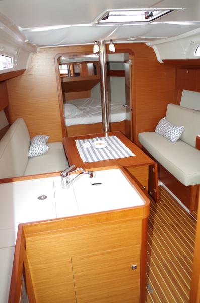 Book yachts online - sailboat - Dufour 360 GL - Anahata - rent