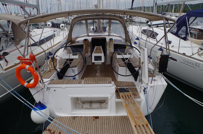 Book yachts online - sailboat - Dufour 360 GL - Anahata - rent