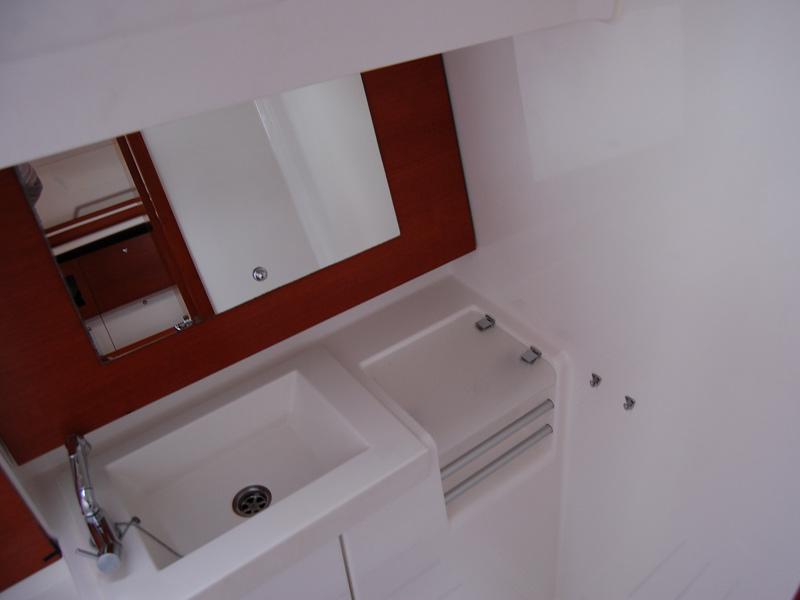 Book yachts online - sailboat - Dufour 375 GL - One&amp;Only - rent