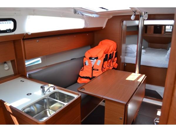 Book yachts online - sailboat - Dufour 360 GL - Minion - rent