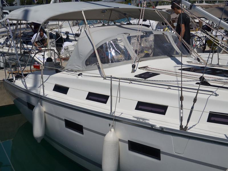 Book yachts online - sailboat - Bavaria 40 Cruiser.. - Manta - rent