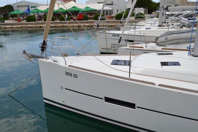 Book yachts online - sailboat - Dufour 412 - Tango - rent