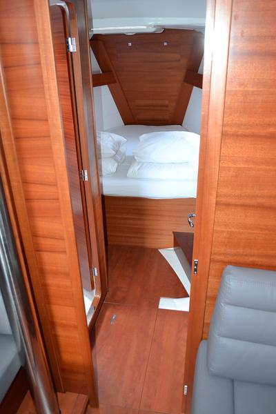 Book yachts online - sailboat - Dufour 412 - Tango - rent