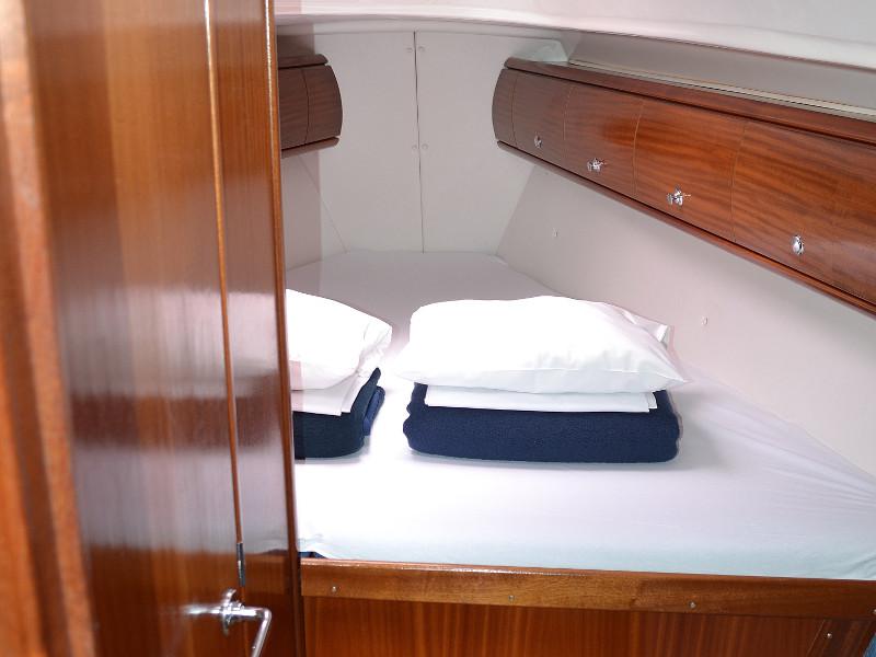 Book yachts online - sailboat - Bavaria 36 - Meg - rent