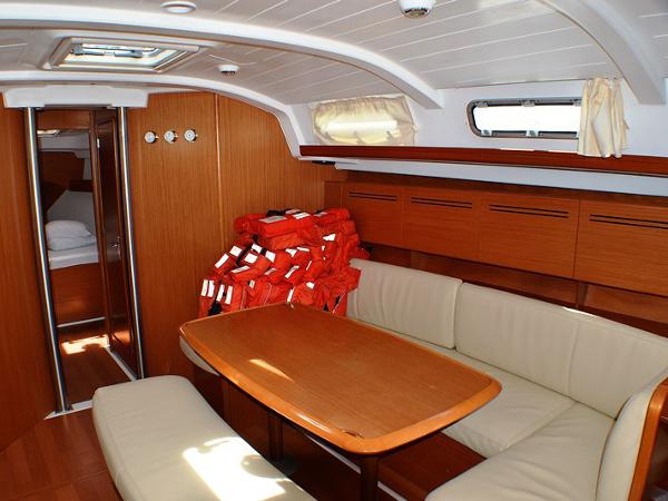 Book yachts online - sailboat - Cyclades 43.4 - Klementa - rent