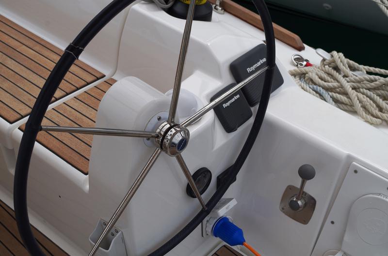 Book yachts online - sailboat - Dufour 350 GL - Pape - rent