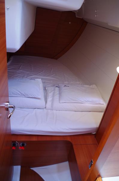 Book yachts online - sailboat - Dufour 350 GL - Pape - rent