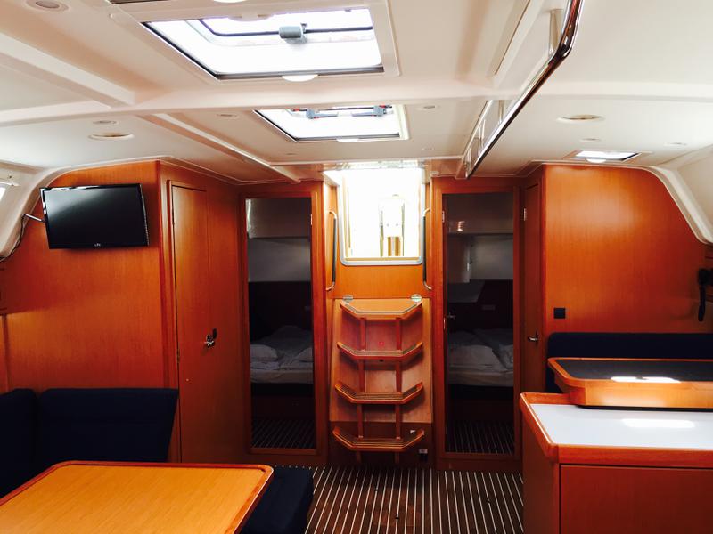 Book yachts online - sailboat - Bavaria Cruiser 51 - YOLO - rent