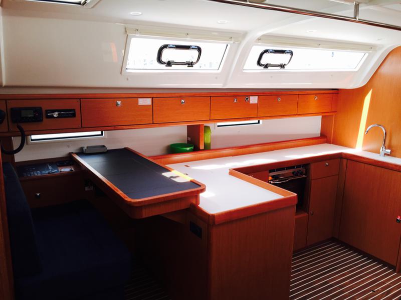 Book yachts online - sailboat - Bavaria Cruiser 51 - YOLO - rent