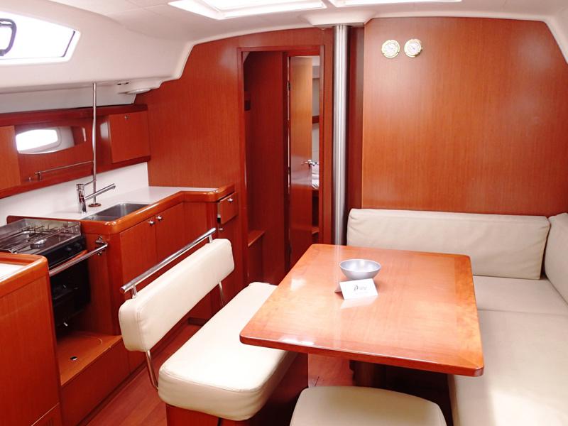 Book yachts online - sailboat - Oceanis 43 - Playmaker - rent