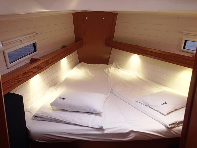 Book yachts online - sailboat - Bavaria 40 Cruiser. - Mojito - rent