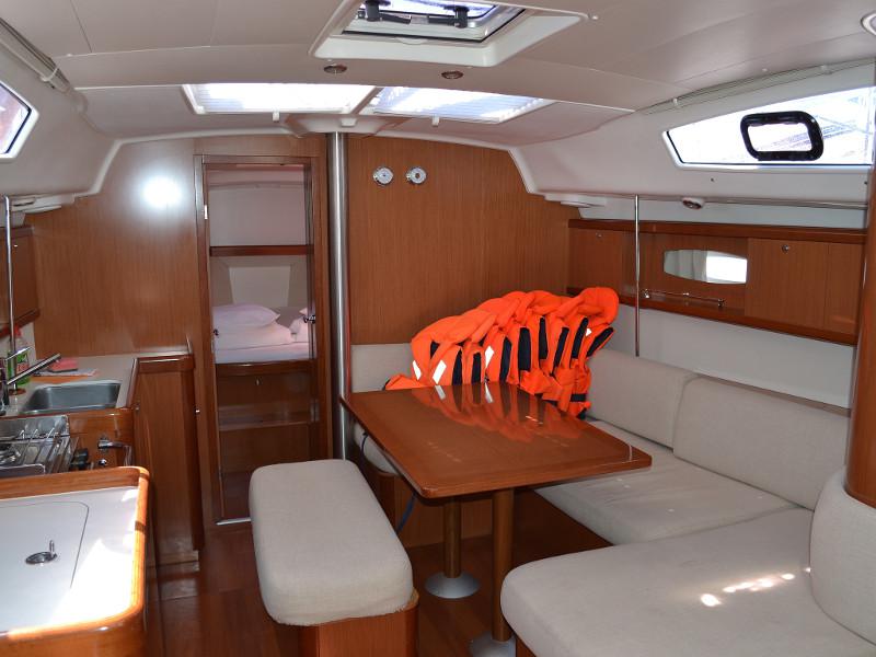 Book yachts online - sailboat - Oceanis 40 - Diva - rent
