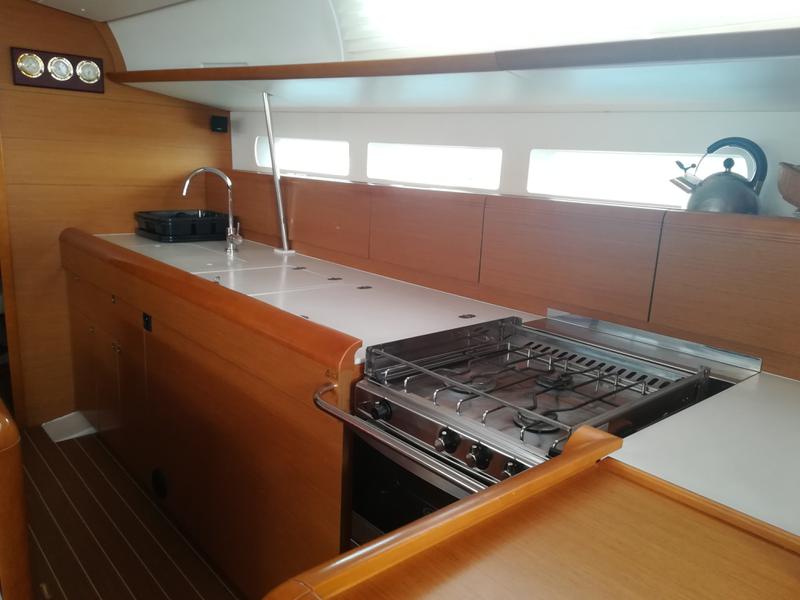 Book yachts online - sailboat - Sun Odyssey 509 Owner - Dodo - rent