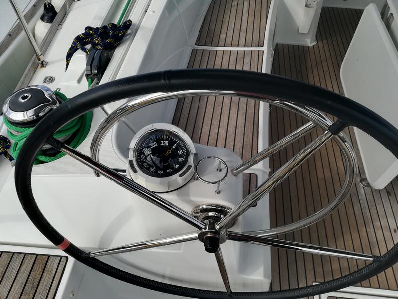 Book yachts online - sailboat - Sun Odyssey 509 Owner - Dodo - rent