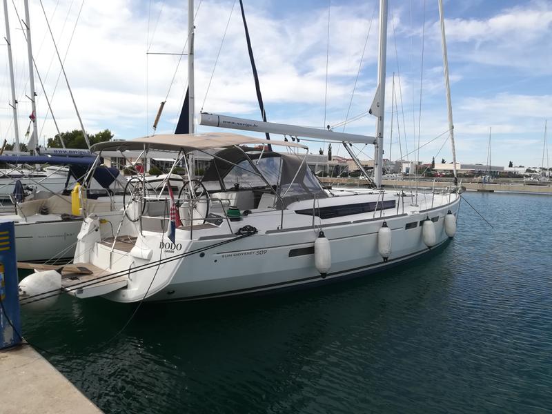 Book yachts online - sailboat - Sun Odyssey 509 Owner - Dodo - rent
