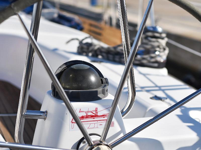Book yachts online - sailboat - Bavaria 44 - Tummy fish - rent