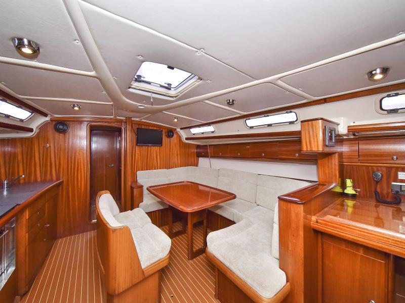 Book yachts online - sailboat - Bavaria 44 - Tummy fish - rent