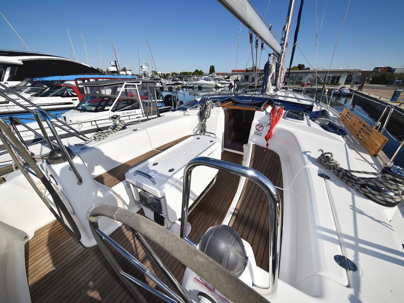 Book yachts online - sailboat - Bavaria 44 - Tummy fish - rent