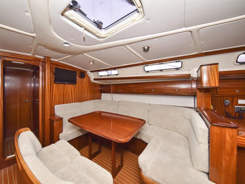 Book yachts online - sailboat - Bavaria 44 - Tummy fish - rent