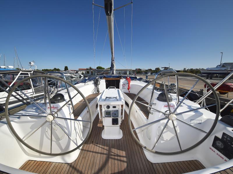 Book yachts online - sailboat - Bavaria 44 - Tummy fish - rent