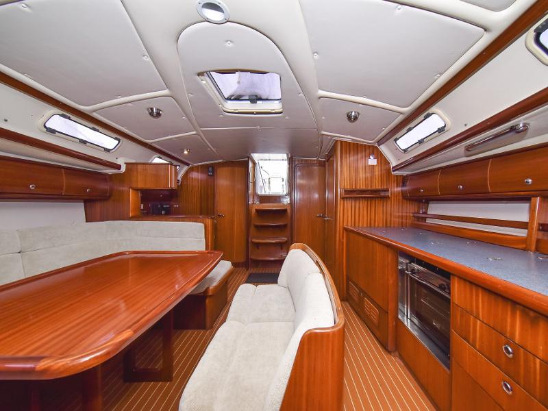 Book yachts online - sailboat - Bavaria 44 - Tummy fish - rent