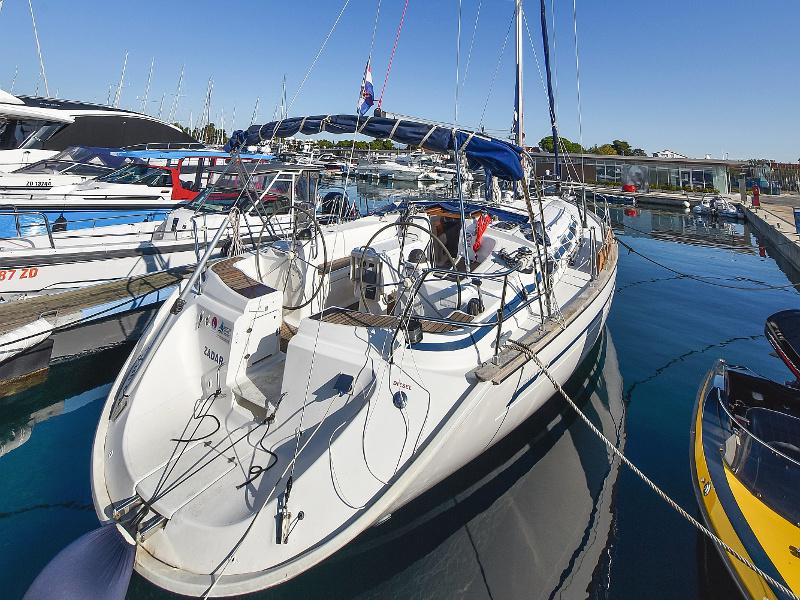 Book yachts online - sailboat - Bavaria 44 - Tummy fish - rent