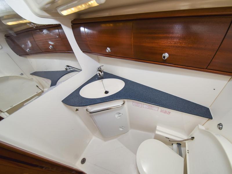 Book yachts online - sailboat - Bavaria 44 - Tummy fish - rent