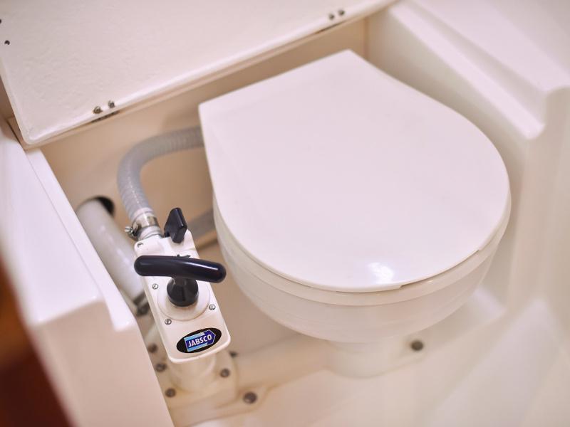 Book yachts online - sailboat - Bavaria 44 - Tummy fish - rent