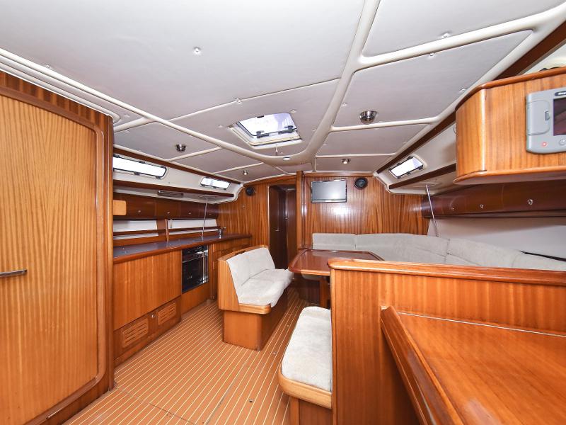 Book yachts online - sailboat - Bavaria 44 - Tummy fish - rent