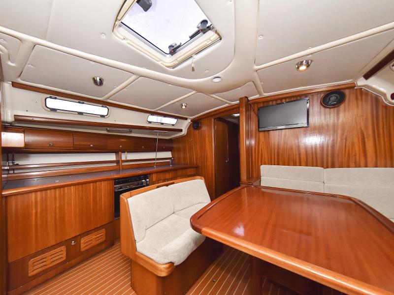 Book yachts online - sailboat - Bavaria 44 - Tummy fish - rent