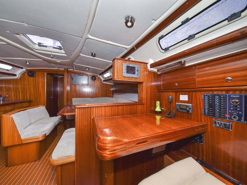 Book yachts online - sailboat - Bavaria 44 - Tummy fish - rent