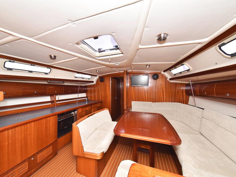 Book yachts online - sailboat - Bavaria 44 - Tummy fish - rent