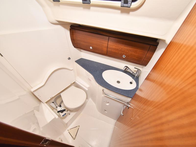 Book yachts online - sailboat - Bavaria 44 - Tummy fish - rent