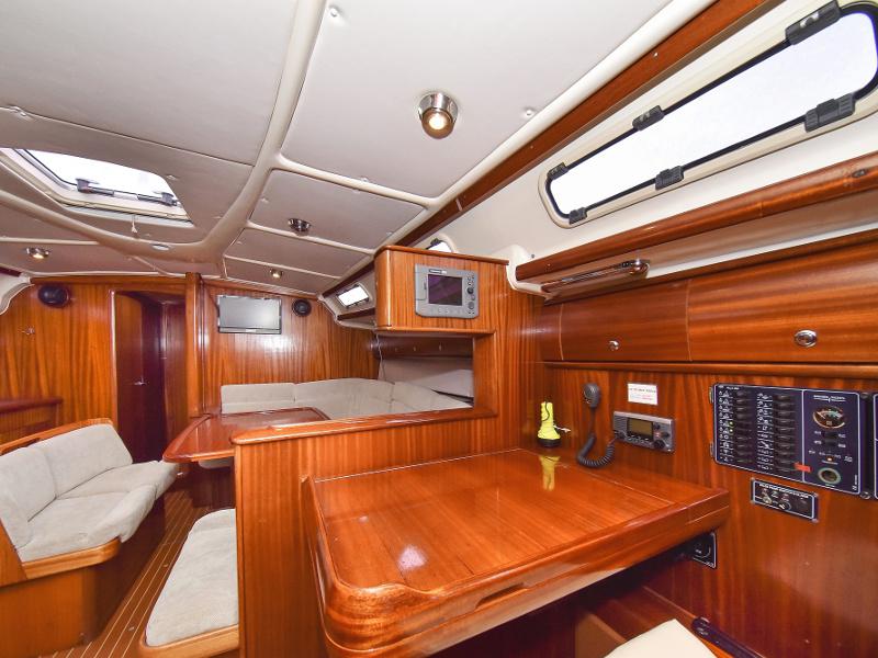 Book yachts online - sailboat - Bavaria 44 - Tummy fish - rent