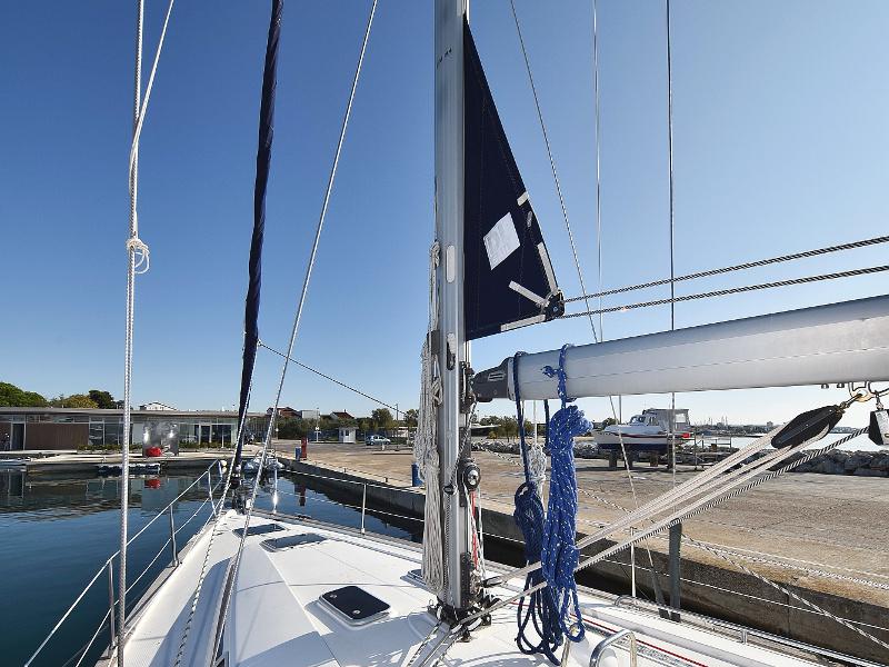 Book yachts online - sailboat - Bavaria 44 - Tummy fish - rent