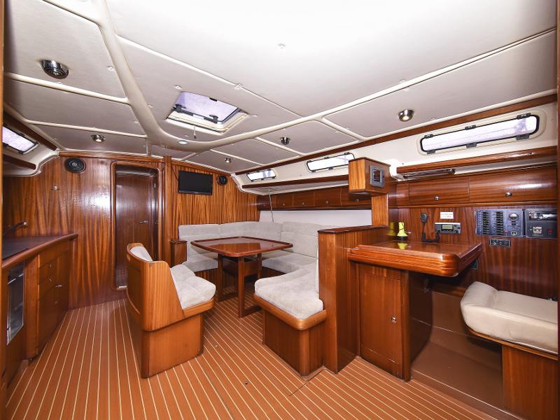 Book yachts online - sailboat - Bavaria 44 - Tummy fish - rent