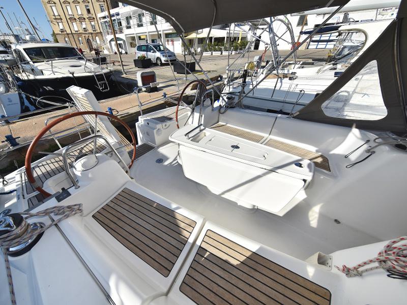 Book yachts online - sailboat - Oceanis 40 - Second Wind - rent