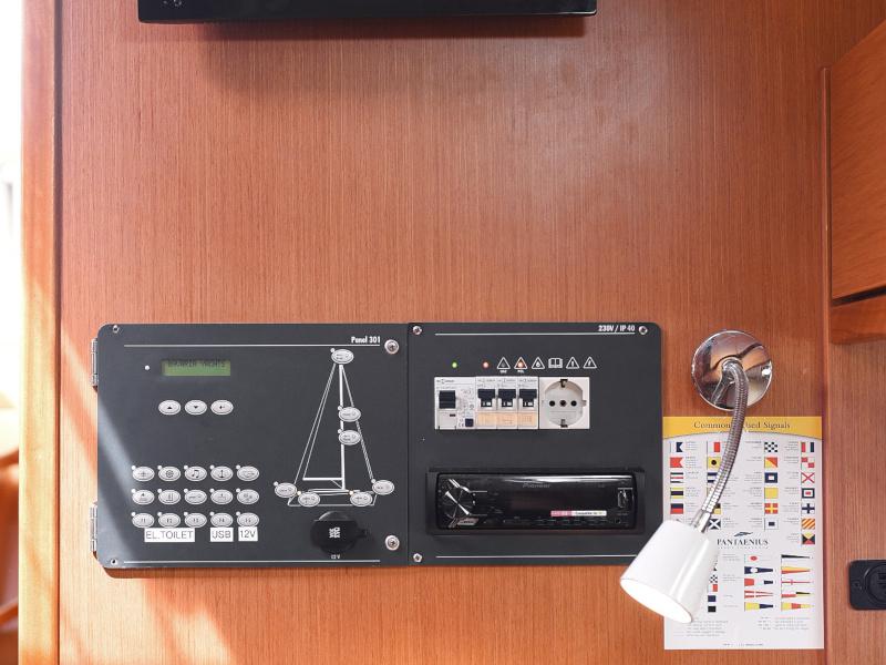 Book yachts online - sailboat - Bavaria 36 Cruiser - Petra M - rent